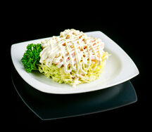 Салат с креветками и майонезом