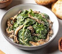 Салат с вешенками и шпинатом