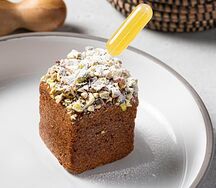 Кекс с черносливом и грецким орехом