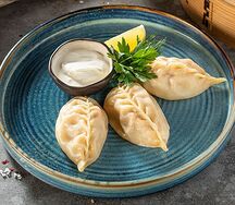 Манты с лососем