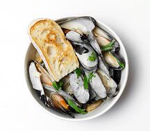 Мидии чилийские в сливочно-чесночном соусе 