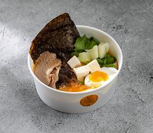 Сливочный кимчи-рамен с фермерской говядиной и рисовой лапшой