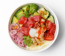 Поке с голубым тунцом и душистой кинзой