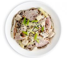 Вок с курицей и ветчиной