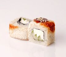 Ролл Канада с огурцом