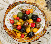 Оливки и мини-перцы