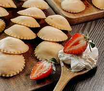 Равиоли с клубникой