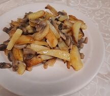 Картошка жареная с грибами
