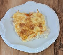 Куриная грудка, запеченная с овощами и сыром