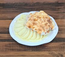 Пюре с куриной грудкой, запеченной под овощами и сыром