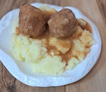 Пюре картофельное с тефтелями из говядины