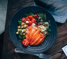 Поке с лососем