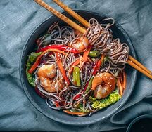 Гречневая лапша с морепродуктами