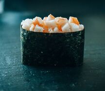 Гункан с креветкой