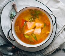 Уха с лососем по-императорски