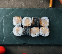 Острый с гребешком