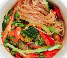 Wok лапша с фунчозой веган