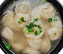 Пельмени с бульоном