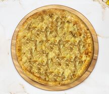 Пицца с курицей и ананасом