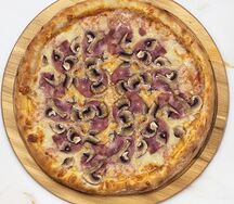 Пицца с ветчиной и грибами