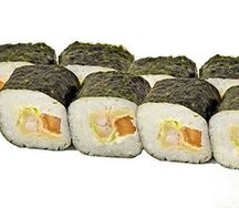 Ролл Цезарь с тигровой креветкой