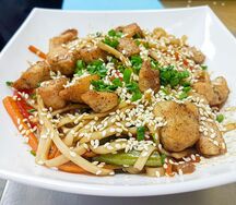 Вок с курицей