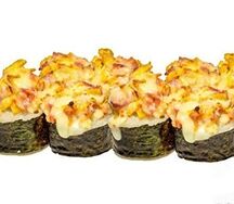 Ролл запечённый с беконом и курицей