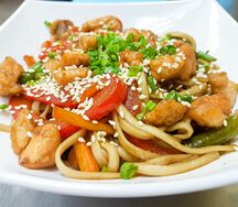 Вок с лососем