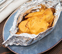 Картофель по-деревенски с сыром чеддер