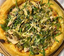 Пицца с индейкой и белыми грибами