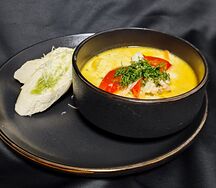 Лёгкая уха из красной и белой рыбы