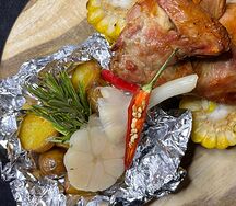 Цыплёнок корнишон с молодым картофелем и кукурузой