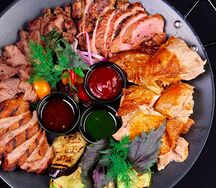 Большое мясное ассорти с огня