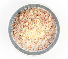 Гречневая каша на топленом молоке с пармезаном