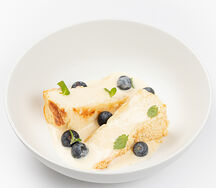 Королевская ватрушка с голубикой