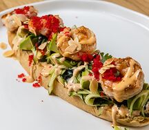 Брускетта с креветками