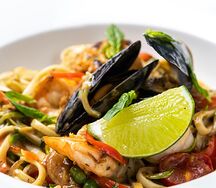 Вок с морепродуктами