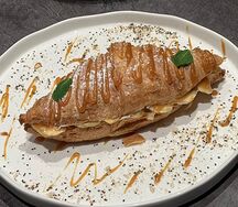 Круассан с бананом