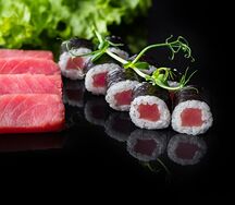 Маки с тунцом