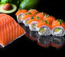 Филадельфия со слабосолёным лососем