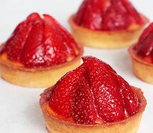 Клубничная тарталетка