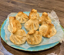 Жареные хинкали со свининой и говядиной