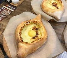 Хачапури по-аджарски (Ачарули)