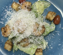 Салат Цезарь с креветками