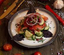 Салат по-грузински с грецкими орехами