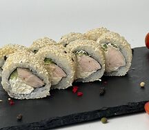 Сливочный ролл с курицей