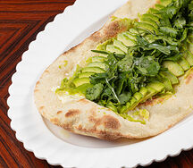 Пиццета с авокадо
