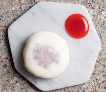 Моти с клубникой