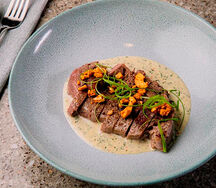 Стейк Топ блейд с соусом Беарнез