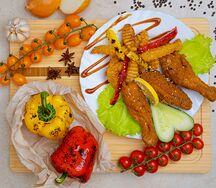 Курица в панировке с картошкой фри